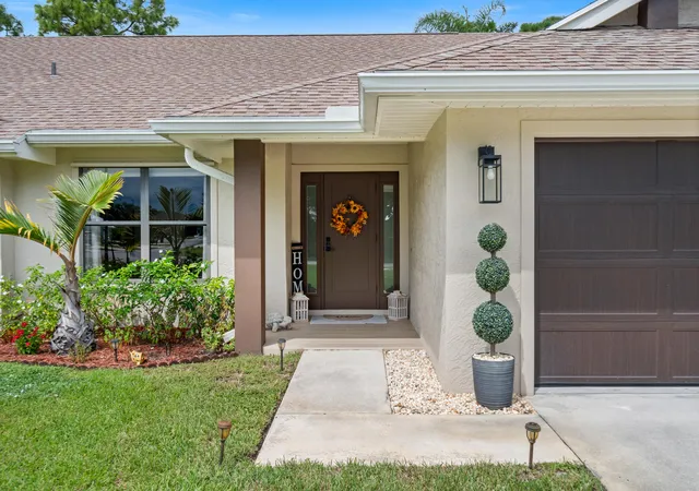 Photo 2 of Sale Pending at 1873 Sw Hunters Clb Way, Palm City, FL 34990 | MLS# B26083211 | Listing updated on 2026-10-07