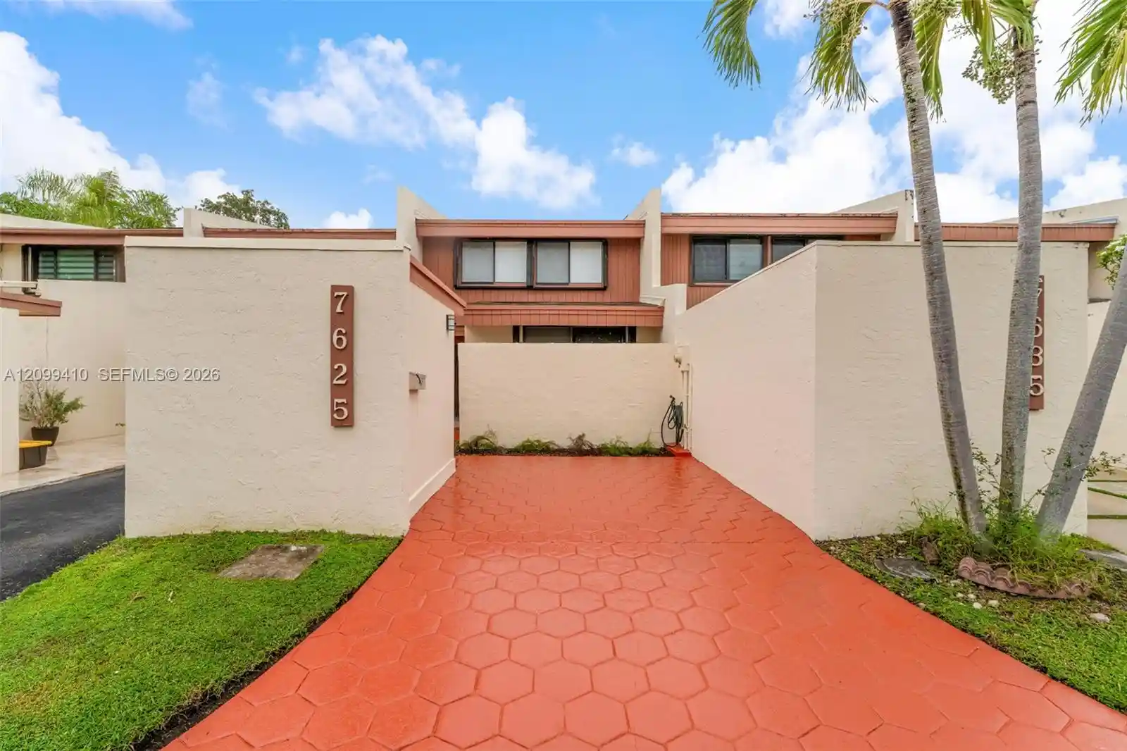 Townhouse for sale at 7625 SW 106th Avenue, Miami, FL 33173 | MLS# A12099410