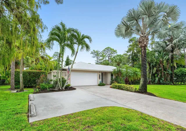 Photo 3 of Single family home for sale at 100 St Davids Way, Wellington, FL 33414 | MLS# B26083291 | Listing updated on 2026-10-09