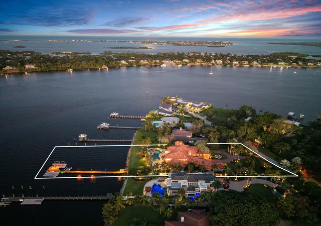 Photo 1 of Mansion for sale at 4089 Se Old Saint Lucie Blvd, Stuart, FL 34996 | MLS# B26083320 | Listing updated on 2026-10-07