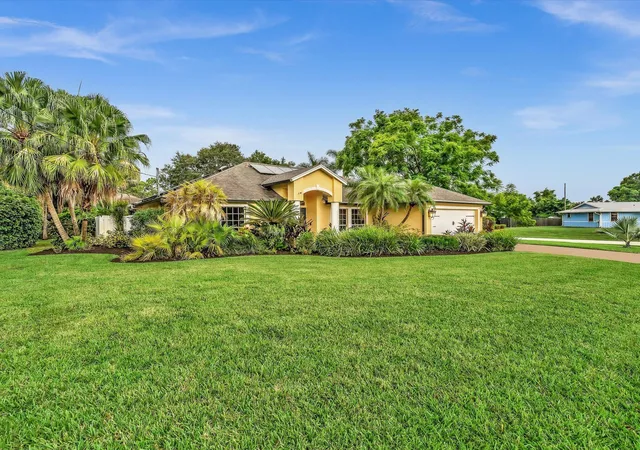 Photo 3 of Single family home for sale at 1918 Sw Bellevue Ave, Port Saint Lucie, FL 34953 | MLS# B26083329 | Listing updated on 2026-10-02