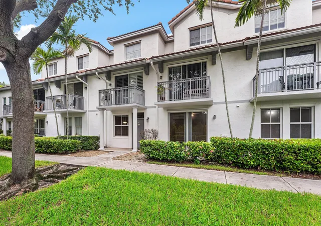 Condo for sale at 2030 Alta Meadows Ln #1211, Delray Beach, FL 33444 | MLS# B26083429