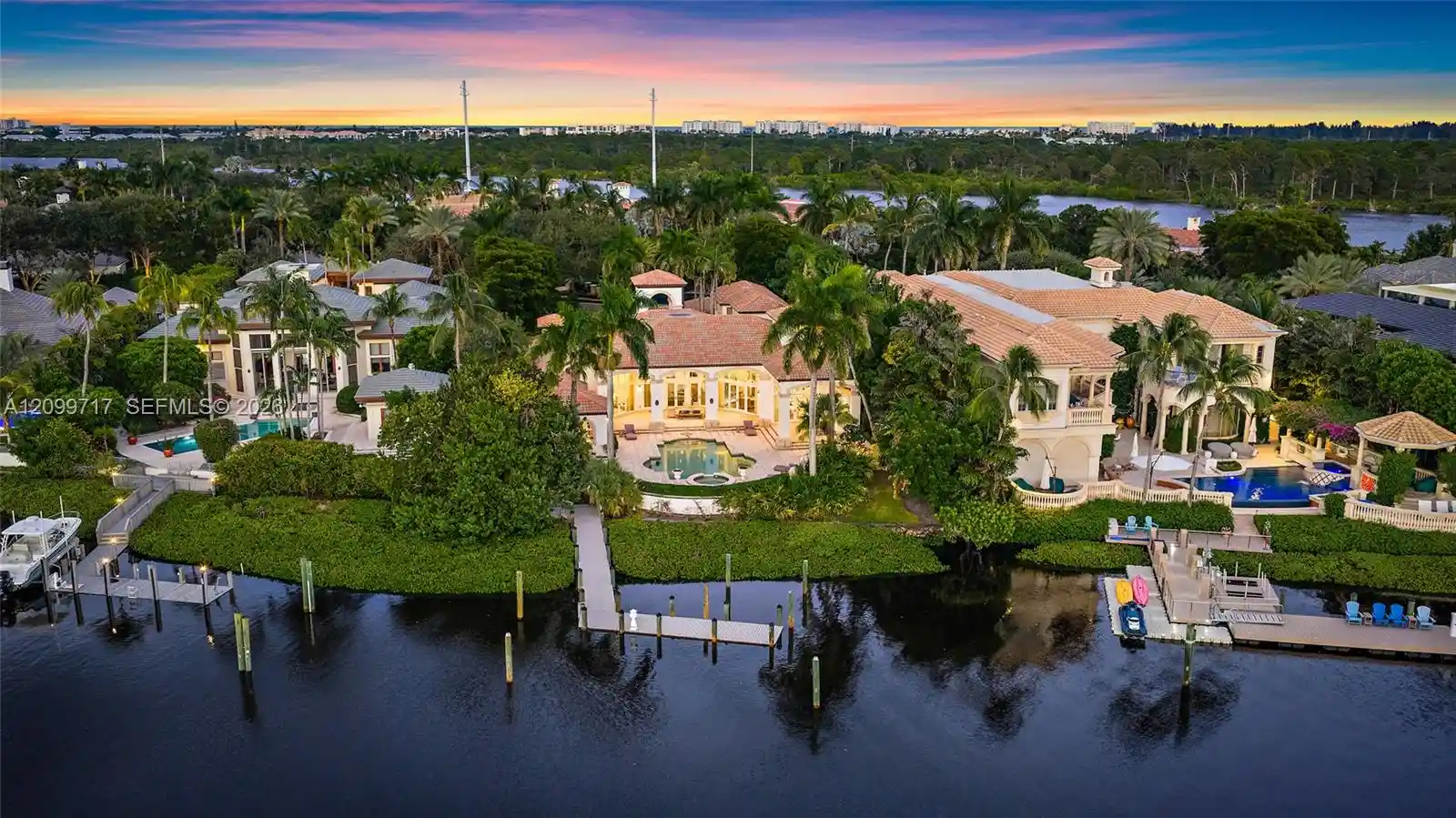 Photo 1 of Mansion for sale at 193 Spyglass Ct, Jupiter, FL 33477 | MLS# A12099717 | Listing updated on 2026-10-29