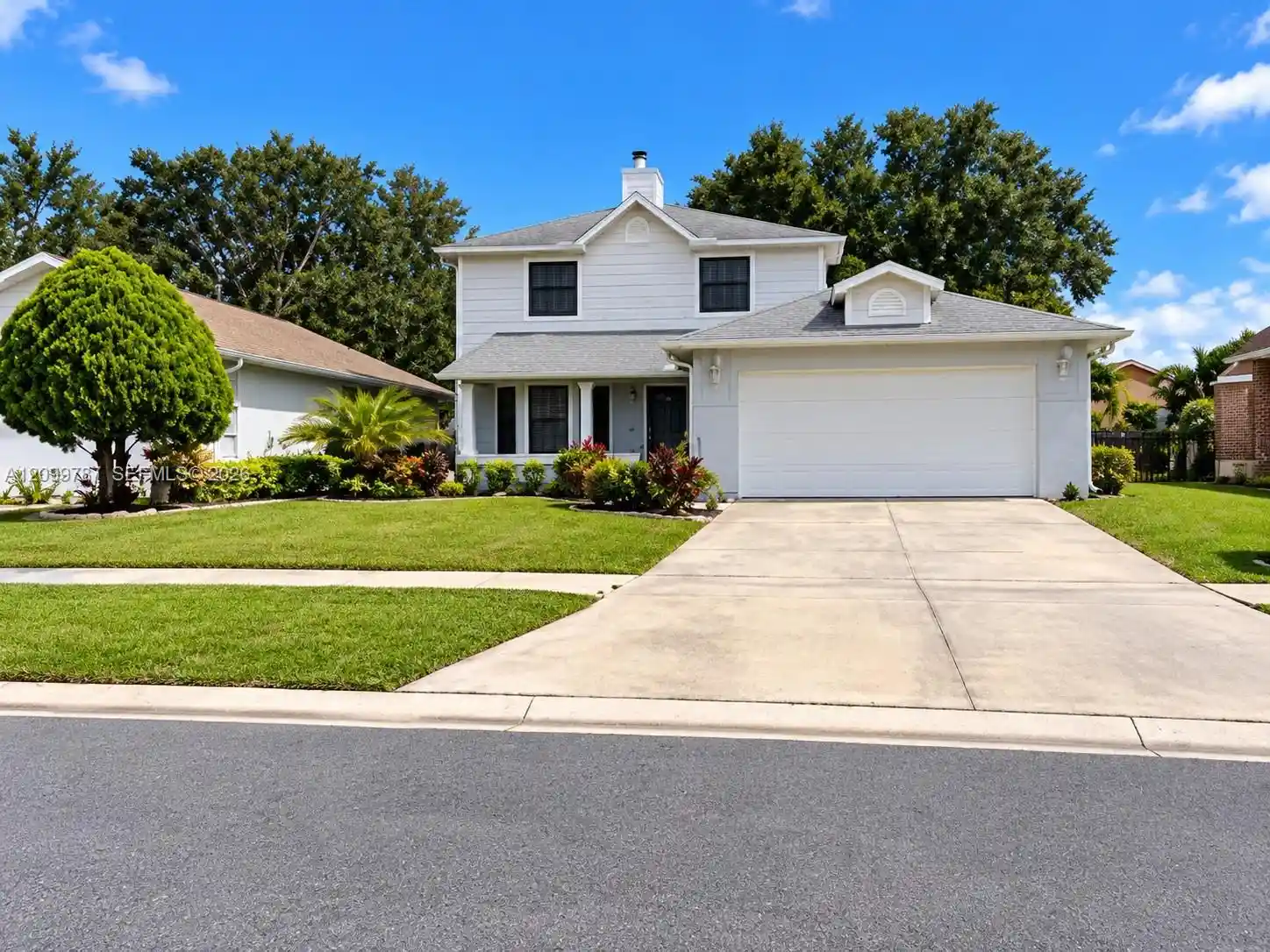 Single family home for sale at 172 Pinewood Cir, Kissimmee, FL 34743 | MLS# A12099787