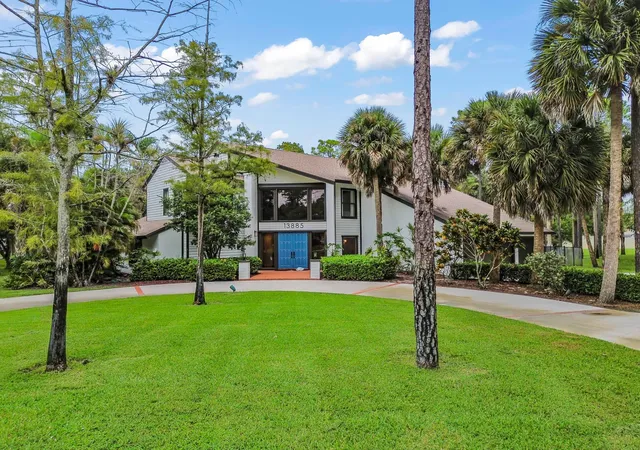 Photo 1 of Single family home for sale at 13885 Greentree Trl, Wellington, FL 33414 | MLS# B26083576 | Listing updated on 2026-10-10