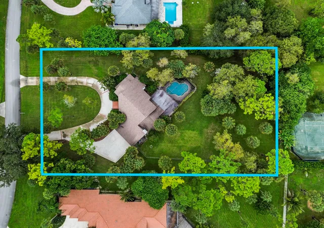 Photo 3 of Single family home for sale at 13885 Greentree Trl, Wellington, FL 33414 | MLS# B26083576 | Listing updated on 2026-10-10
