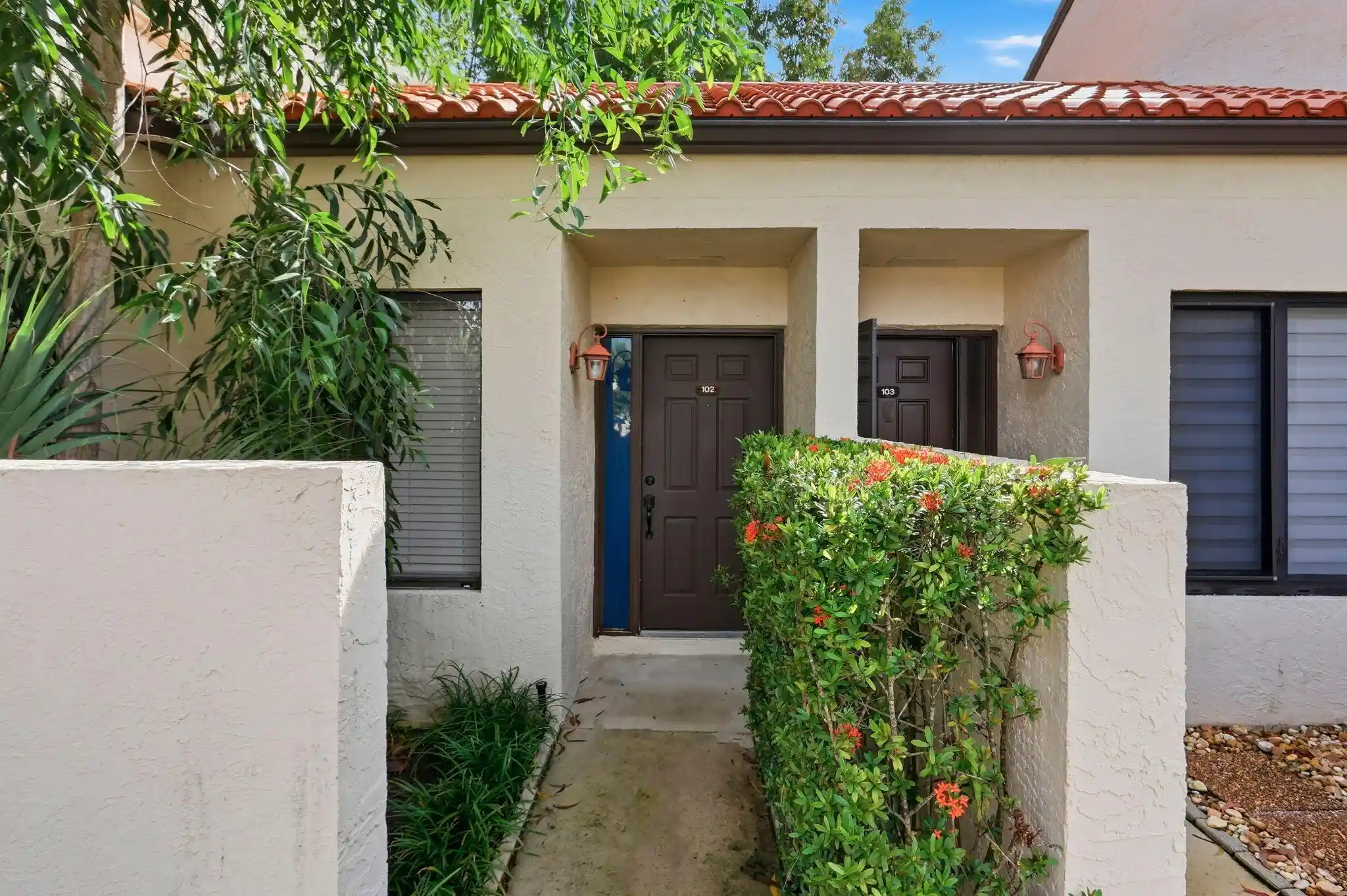 Listing Photo 1 - Condo for sale in 22 Via De Casas Sur located at 22 Via De Casas Sur, Boynton Beach, FL 33426 - Unit #102