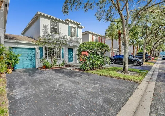 Townhouse for sale at 6003 Harbor Isle Way #495, Tamarac, FL 33321 | MLS# B26083656