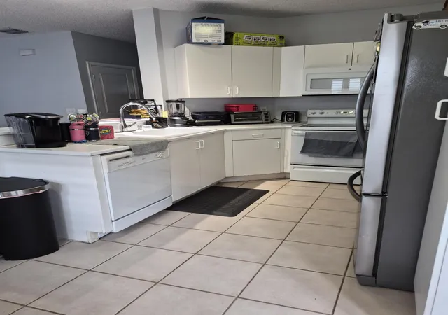 Photo 3 of Townhouse for sale at 6003 Harbor Isle Way #495, Tamarac, FL 33321 | MLS# B26083656 | Listing updated on 2026-10-06
