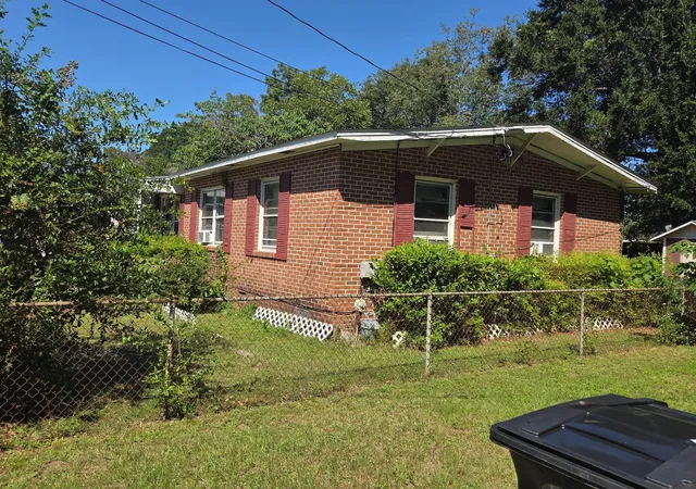 Photo 2 of Single family home for sale at 3002 N 6th Avenue, Pensacola, FL 32503 | MLS# B26083697 | Listing updated on 2026-10-03