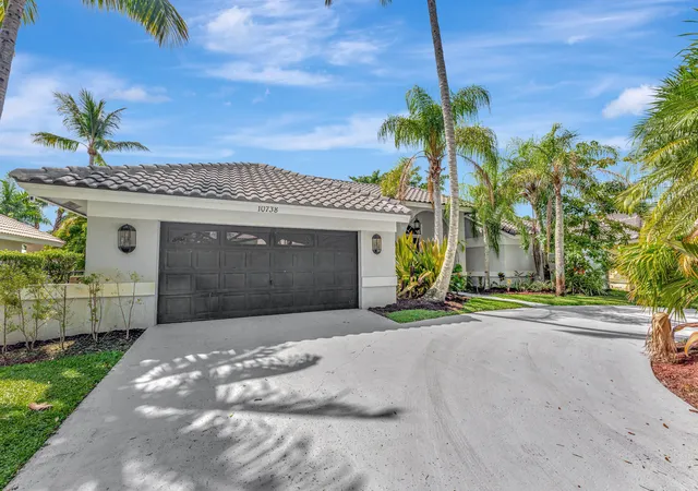 Photo 3 of Single family home for sale at 10738 Santa Rosa Dr, Boca Raton, FL 33498 | MLS# B26083710 | Listing updated on 2026-10-09