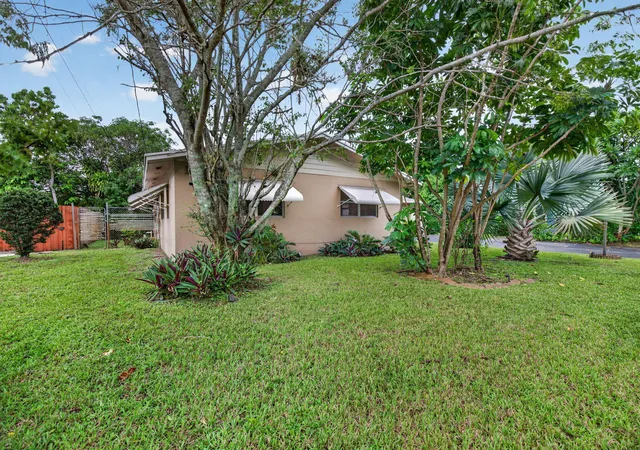 Photo 2 of Single family home for sale at 167 Nw 49th Avenue, Plantation, FL 33317 | MLS# B26083722 | Listing updated on 2026-10-10
