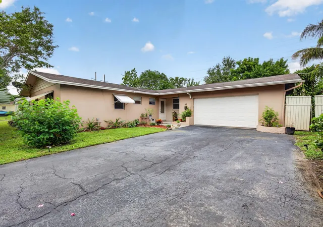 Photo 3 of Single family home for sale at 167 Nw 49th Avenue, Plantation, FL 33317 | MLS# B26083722 | Listing updated on 2026-10-10