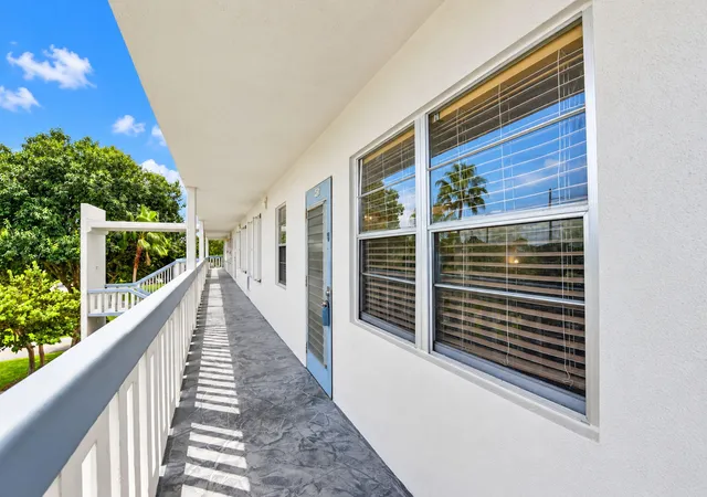 Photo 3 of Condo for sale at 4025 Swansea B #4025, Deerfield Beach, FL 33442 | MLS# B26083770 | Listing updated on 2026-10-09