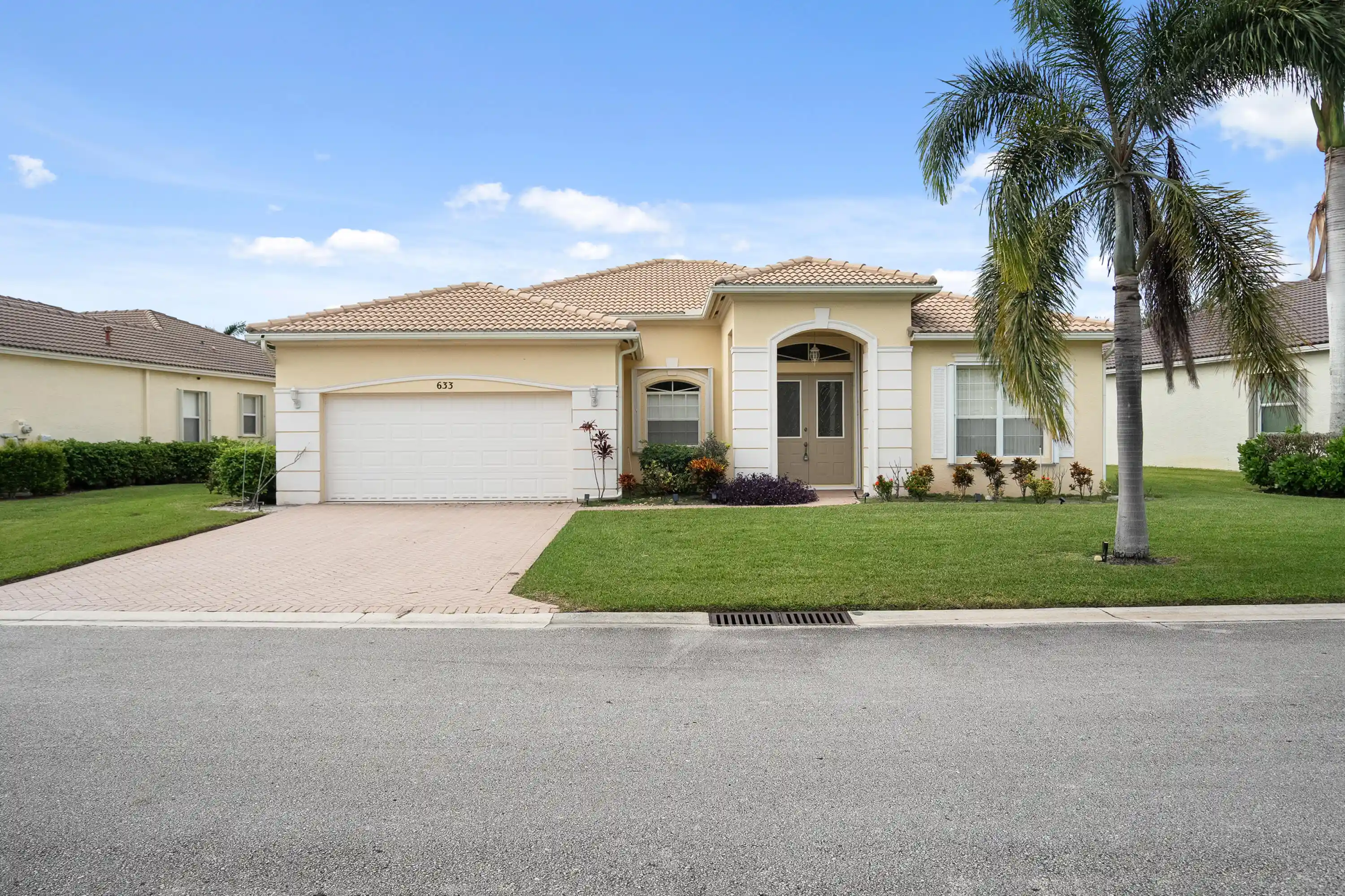 Photo 1 of Single family home for sale at 633 Sw Long Key Ct, Port Saint Lucie, FL 34986 | MLS# B26083774 | Listing updated on 2026-10-22