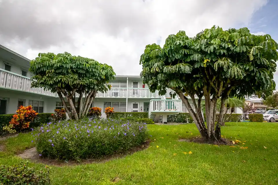 Photo 1 of Condo for sale at 117 Kingswood F #117, West Palm Beach, FL 33417 | MLS# B26083783 | Listing updated on 2026-10-03