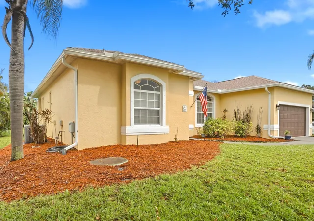 Photo 3 of Single family home for sale at 4971 Nw Foxworth Ave, Port Saint Lucie, FL 34983 | MLS# B26083787 | Listing updated on 2026-10-06