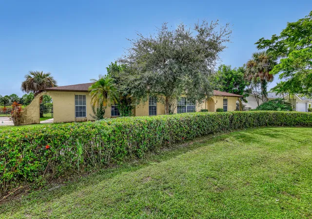 Photo 3 of Single family home for sale at 110 Meadowlark Dr, Royal Palm Beach, FL 33411 | MLS# B26083853 | Listing updated on 2026-10-05