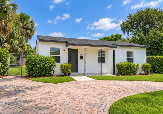 Photo 1 of Single family home for sale at 400 W 15th Street, Riviera Beach, FL 33404 | MLS# B26083863 | Listing updated on 2026-10-10