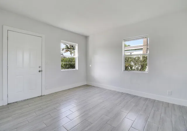 Photo 3 of Single family home for sale at 400 W 15th Street, Riviera Beach, FL 33404 | MLS# B26083863 | Listing updated on 2026-10-10