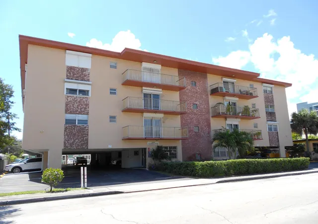 Condo for sale at 2010 Fillmore St #303, Hollywood, FL 33020 | MLS# B26083944