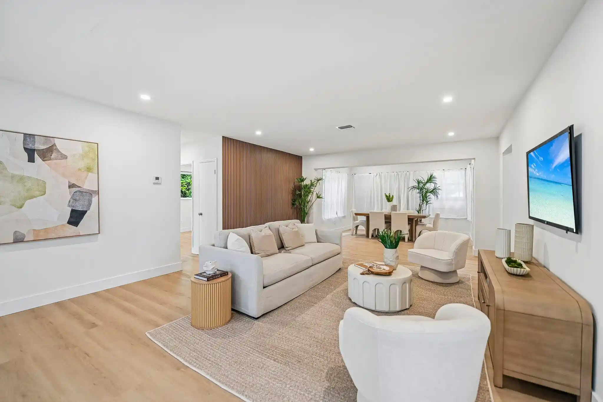 Photo 1 of Single family home for sale at 285 Ne 165th Street, Miami, FL 33162 | MLS# B26083968 | Listing updated on 2026-10-16