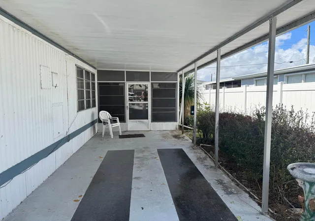 Photo 2 of Manufactured home for sale at 8072 Se Skylark Ave, Hobe Sound, FL 33455 | MLS# B26084064 | Listing updated on 2026-10-10