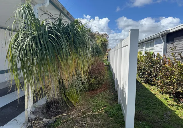 Photo 4 of Manufactured home for sale at 8072 SE Skylark Ave, Hobe Sound, FL 33455 | MLS# B26084064 | Listing updated on 2026-10-10