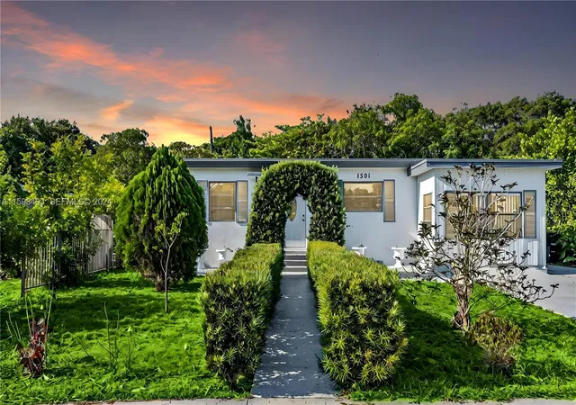 Photo 1 of Single family home for sale at 1501 N 18th Avenue, Lake Worth Beach, FL 33460 | MLS# B26084140 | Listing updated on 2026-10-04