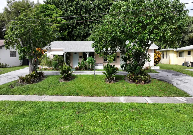 Photo 1 of Multi family home for sale at 315 Northlake Dr #315/317, North Palm Beach, FL 33408 | MLS# B26084143 | Listing updated on 2026-10-05