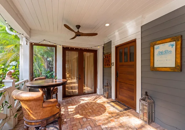 Photo 3 of Single family home for sale at 613 S Lakeside Dr, Lake Worth Beach, FL 33460 | MLS# B26084312 | Listing updated on 2026-10-10
