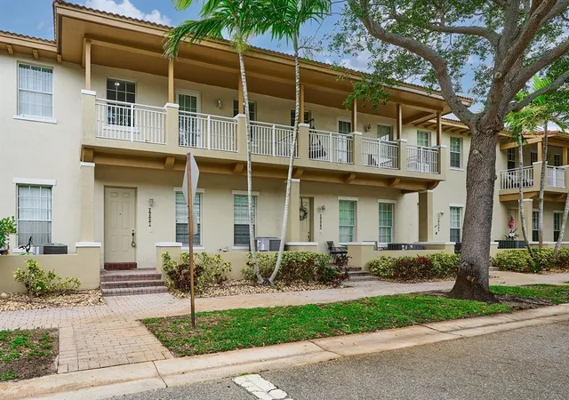 Photo 2 of Townhouse for sale at 2401 Nw 7th Street, Boynton Beach, FL 33426 | MLS# B26084324 | Listing updated on 2026-10-05