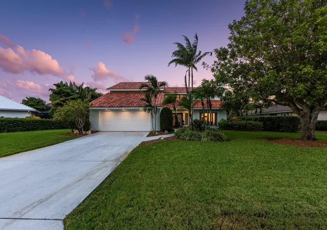 Photo 3 of Single family home for sale at 4304 Se Fairway E, Stuart, FL 34997 | MLS# B26084368 | Listing updated on 2026-10-05