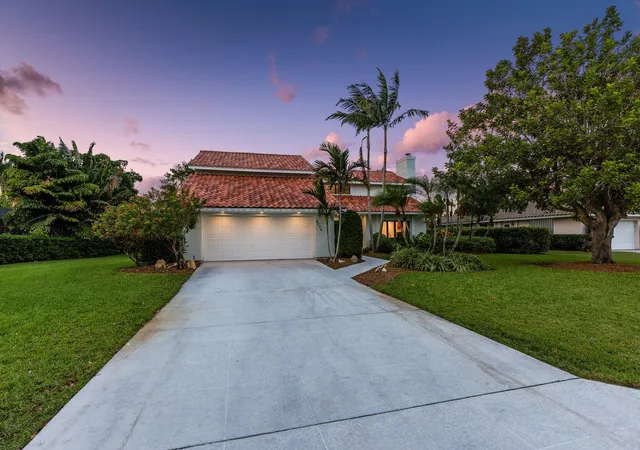 Photo 4 of Single family home for sale at 4304 SE Fairway E, Stuart, FL 34997 | MLS# B26084368 | Listing updated on 2026-10-05