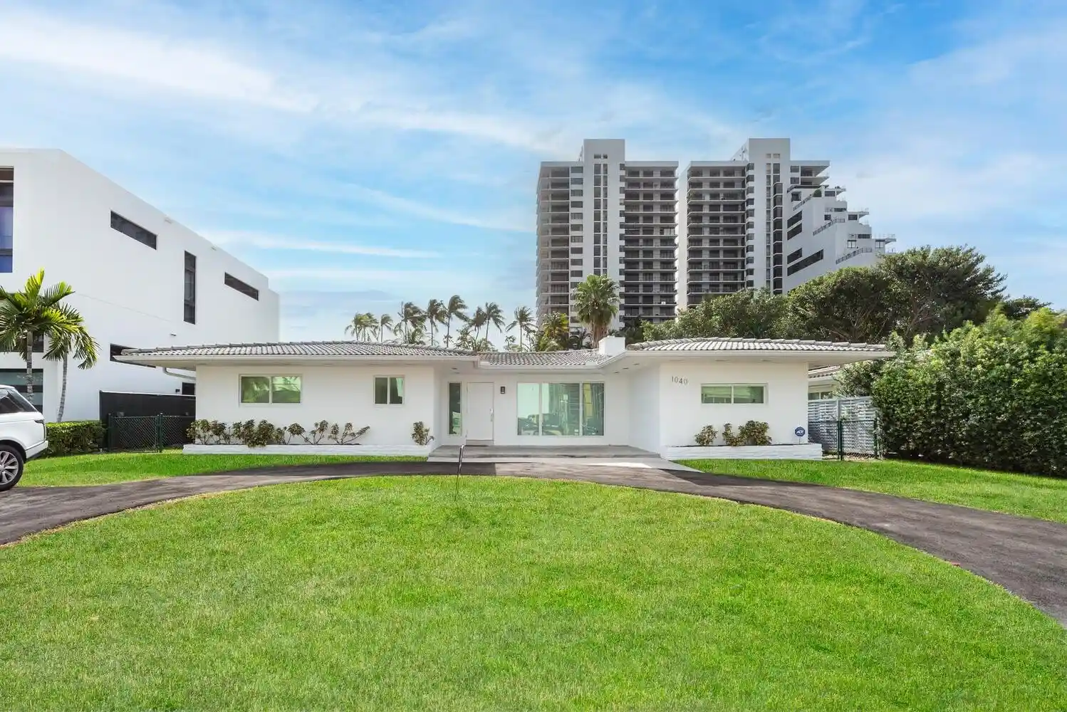 Photo 1 of Single family home for sale at 1040 N Venetian Dr, Miami Beach, FL 33139 | MLS# B26084377 | Listing updated on 2026-10-23