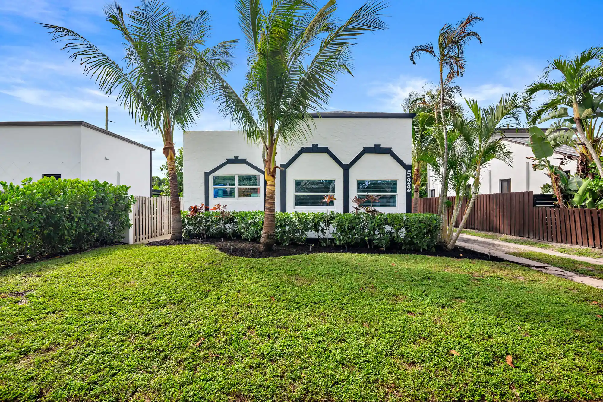 Photo 1 of Single family home for sale at 522 Upland Rd, West Palm Beach, FL 33401 | MLS# B26084406 | Listing updated on 2026-10-19