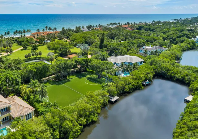 Photo 3 of Mansion for sale at 12317 Banyan Rd, North Palm Beach, FL 33408 | MLS# B26084452 | Listing updated on 2026-10-10