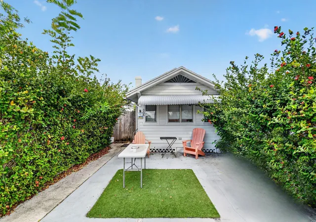 Photo 3 of Single family home for sale at 306 N J St, Lake Worth Beach, FL 33460 | MLS# B26084501 | Listing updated on 2026-10-10