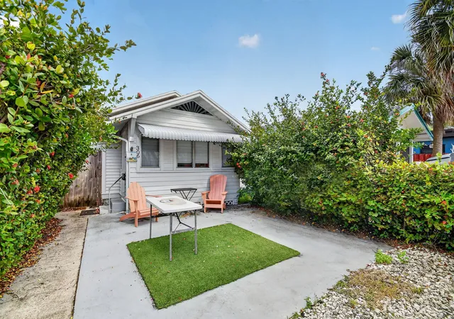 Photo 4 of Single family home for sale at 306 N J St, Lake Worth Beach, FL 33460 | MLS# B26084501 | Listing updated on 2026-10-10