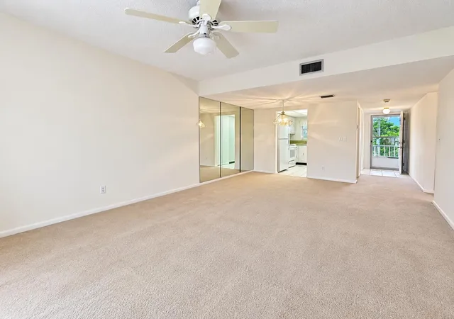 Photo 3 of Condo for sale at 18081 Se Country Clb Dr #21-207, Jupiter, FL 33469 | MLS# B26084494 | Listing updated on 2026-10-07