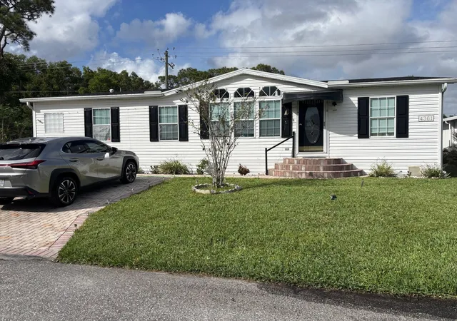 Photo 2 of Manufactured home for sale at 4361 1st Court, Lake Worth, FL 33462 | MLS# B26084557 | Listing updated on 2026-10-05