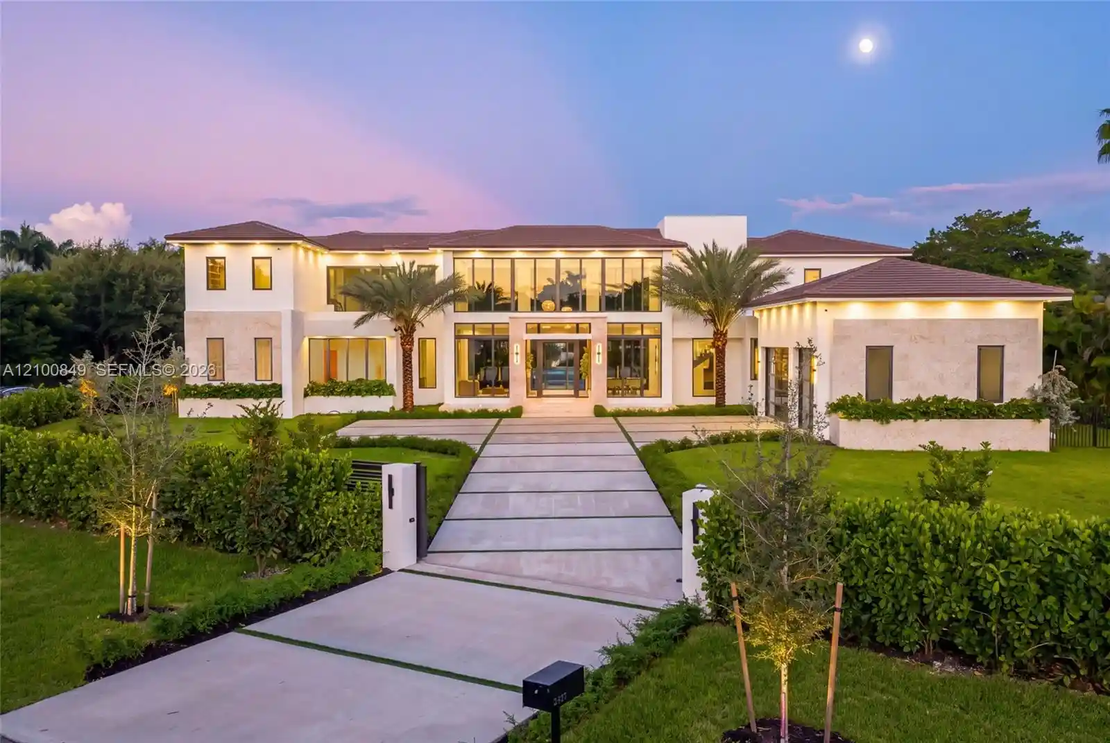 Single family home for sale at 13805 Old Cutler Rd, Palmetto Bay, FL 33158 | MLS# A12100849