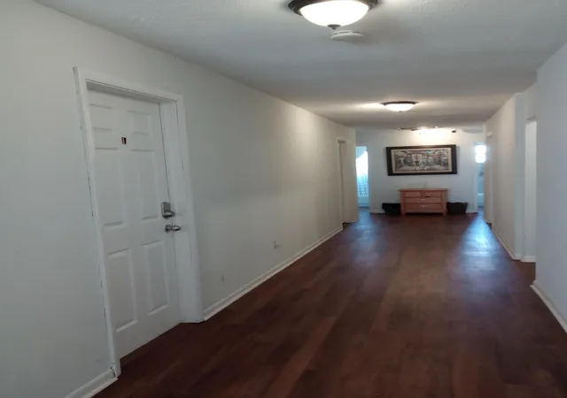 Listing Photo 5 - Condo for sale in building located at 803 SE Tarpon Ave, Stuart, FL 34994