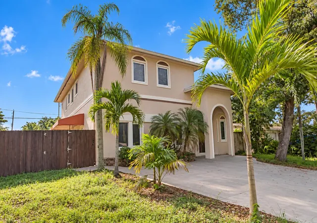 Photo 1 of Single family home for sale at 4500 SW 25th Terrace, Fort Lauderdale, FL 33312 | MLS# B26084717 | Listing updated on 2026-10-10