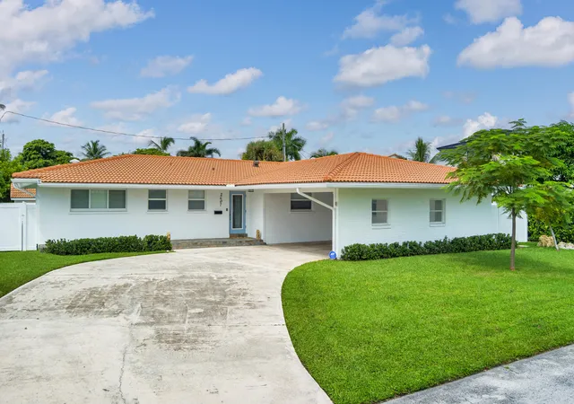 Photo 1 of Single family home for sale at 2607 Colgate Ln, Lake Worth Beach, FL 33460 | MLS# B26084765 | Listing updated on 2026-10-09