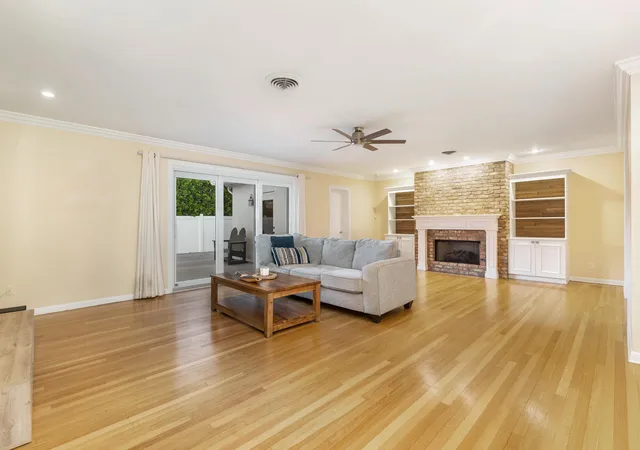 Photo 2 of Single family home for sale at 2607 Colgate Ln, Lake Worth Beach, FL 33460 | MLS# B26084765 | Listing updated on 2026-10-09