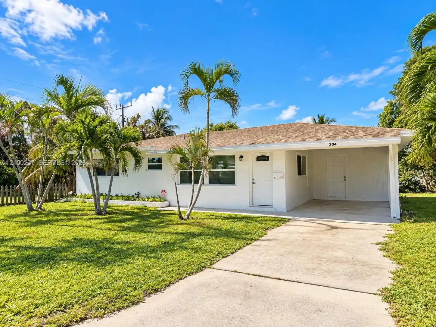 Photo 1 of Single family home for sale at 304 Sw 6th Avenue, Boynton Beach, FL 33435 | MLS# A12100237 | Listing updated on 2026-10-27