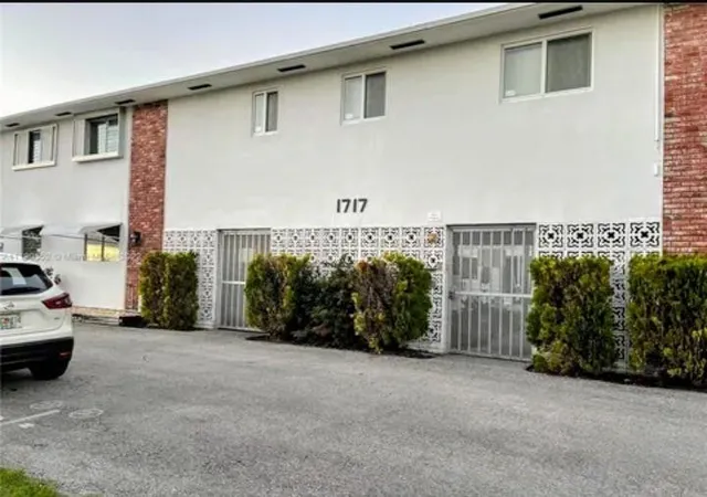 Condo for sale at 1717 Rodman St #18, Hollywood, FL 33020 | MLS# B26084855
