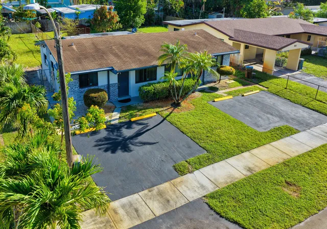 Listing Photo 2 - Condo for sale in building located at 837 NW 41st St, Oakland Park, FL 33309 - Unit #A-B