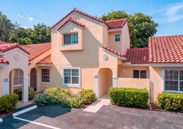 Photo 3 of Townhouse for sale at 1593 Springside Dr #1593, Weston, FL 33326 | MLS# B26084919 | Listing updated on 2026-10-11